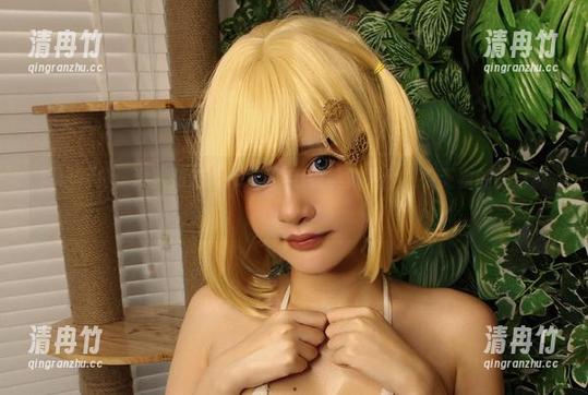 Azami 精选写真:没人知道Azami的毛衣其实是个超级英雄的隐身服!