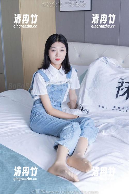 BoBoSocks袜啵啵 - 这什么？菠萝的白棉袜合集，难道我的下载也要排队想和它们亲密接触？