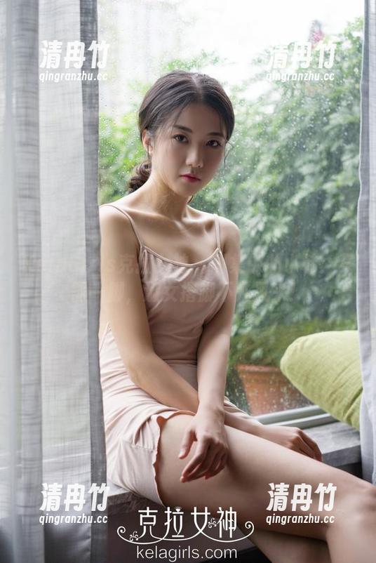 KelaGirls克拉女神-小韩 KelaGirls克拉女神 - 图集中的小韩:只需一脚,淑女撂脚不凡风采!