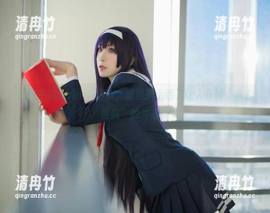 Sakiiii翎柒 套图中的Sakiiii翎柒,暗黑护士看了让人有种“我去医院”的冲动!