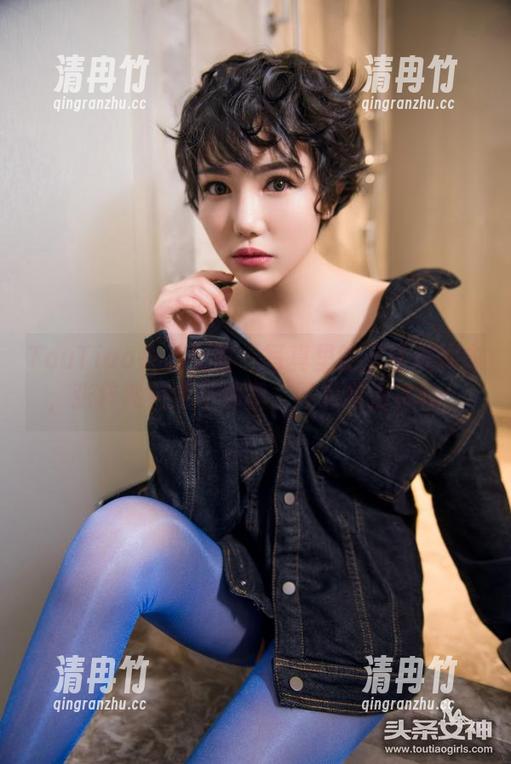 TouTiao头条女神-张梓然 TouTiao头条女神 - 写真里的黑蜜连体衣,张梓然完全不怕露,而且特别有种!