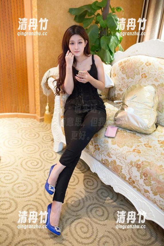 TuiGirl推女郎 - 说实话，林清儿这黑白图包更新，很有意思，但我还是纠结颜色更好。