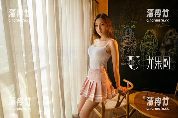 UGirls尤果网-杨果果 UGirls尤果网 - 最新图包!杨果果的瑜伽动作,天生的优雅还是个性十足的调皮鬼?