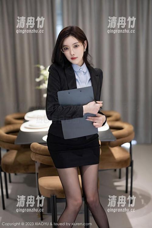 XIAOYU语画界 - 双人乱入，高清记录小热巴与自己的一场对话！