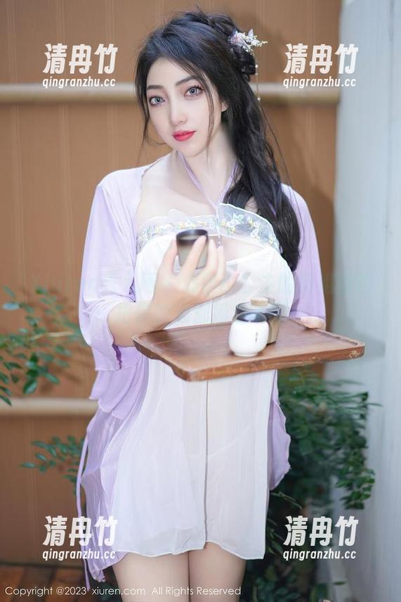 Xiuren秀人网 - 心妍小公主的御姐图包：把你的心都捞走了啊！