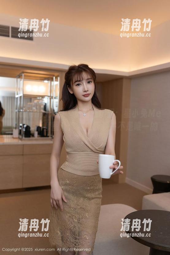 Xiuren秀人网-星小兔Meetu Xiuren秀人网 - 旗袍新境界:星小兔Meetu最新套图让你明白西装并不是唯一的选择!