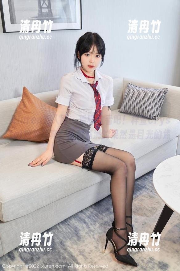 Xiuren秀人网-梓萱Crystal Xiuren秀人网 - 看吧,看吧!梓萱Crystal短裤写真,福利满满的果然是目光的焦点。