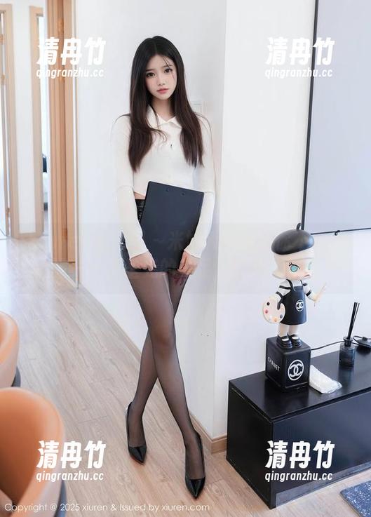 Xiuren秀人网-米妮大萌萌 Xiuren秀人网 - 米妮大萌萌给你不同的体验——无圣光的美足,让我心痒痒。