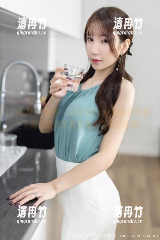 YouMi尤蜜荟 - 战姝羽Zina的泳池写真，下载后请勿高温处理，容易心动哦。
