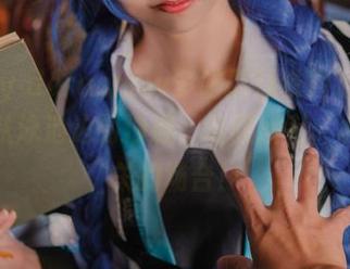 sally dorasnow多啦雪泳衣图包大公开:从泳池边到沙滩,驾驭所有“水”相关的场合!
