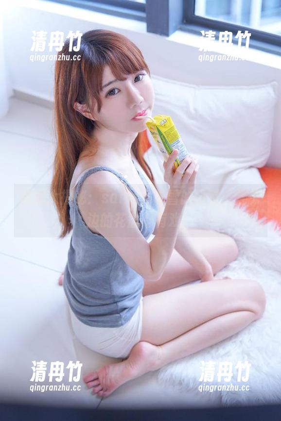 sally多啦雪 原图大揭秘:sally多啦雪的日常,连旁边的花盆都有戏!