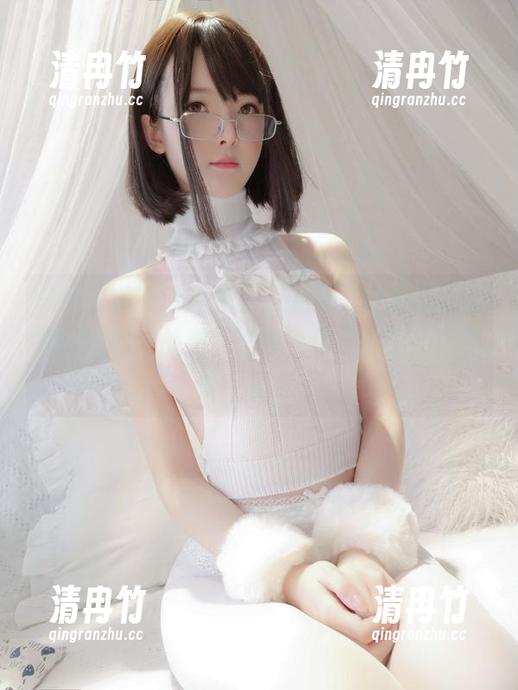 一小央泽新泳装套图，更新了！准备好迎接眼睛的挑战吧，没事，你的心脏应该也能经得起。