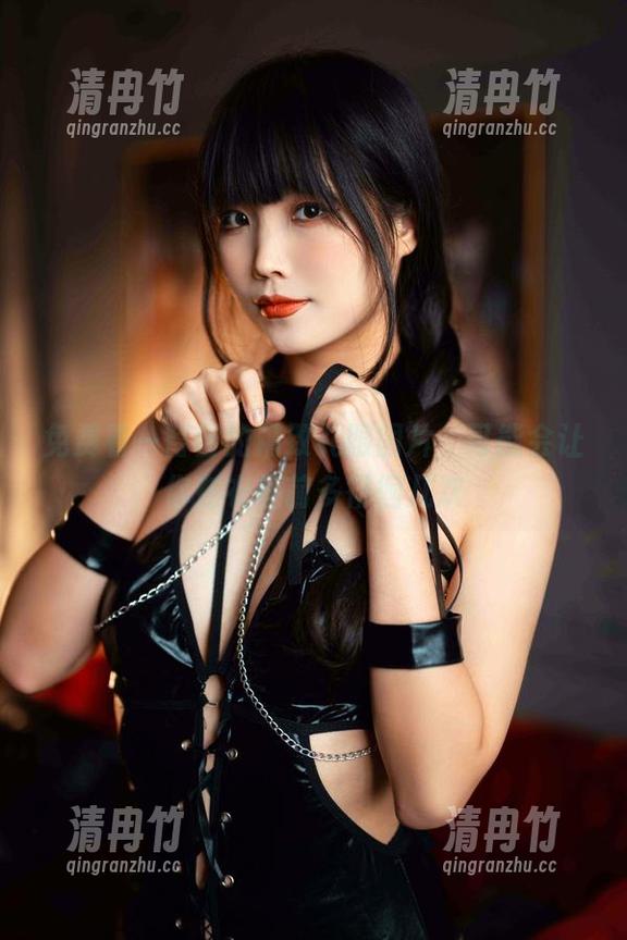 免费看一智智的精致礼服图片，可能会让你在衣柜前多徘徊几次