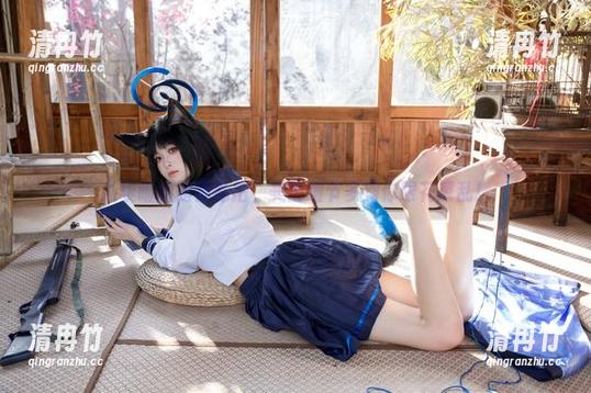 九柒喵 九柒喵的短裤私拍,美图细节多到你眼花缭乱!