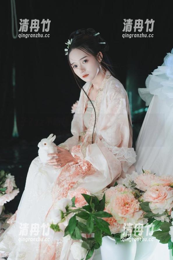 兔子Zzz不吃胡萝卜 兔子Zzz不吃胡萝卜的粉色合集——告别地球,遇见了啥?