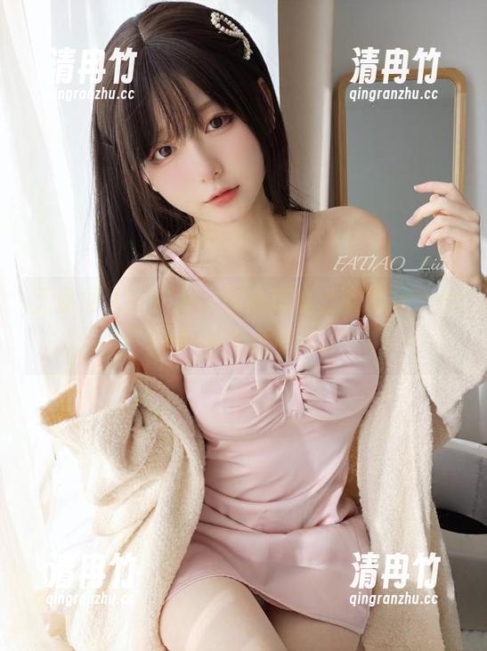 无意闯入的户外，在线高清上演发条少女yoki的闲适时光。