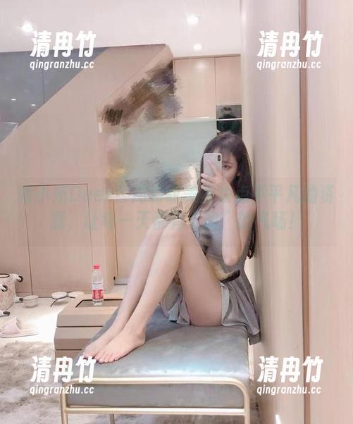 啾小妍Deer：用豹纹美图妆点不平凡的资源，让每一天都有“豹”的气场！