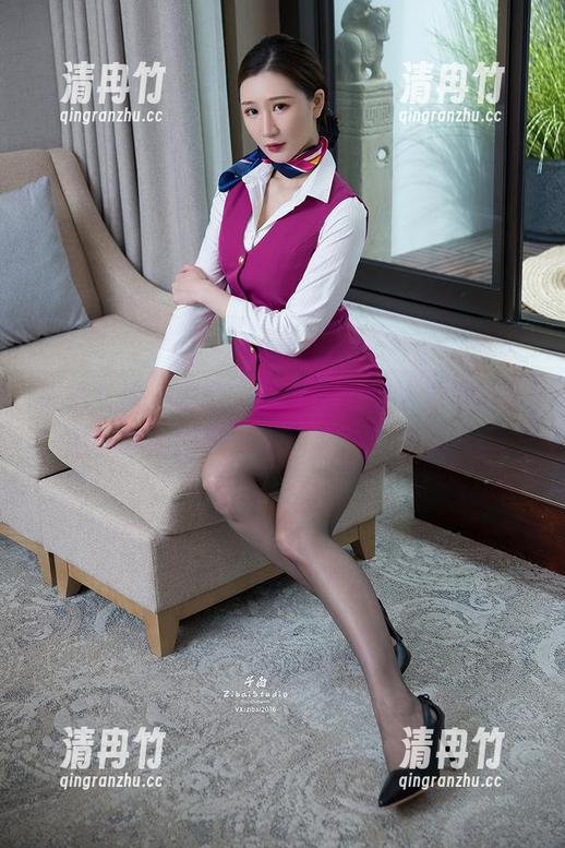 头条女神-俞公主 头条女神 - 俞公主新图包,有人觉得双人拍照吵闹得吗?我却被这个迷住了。