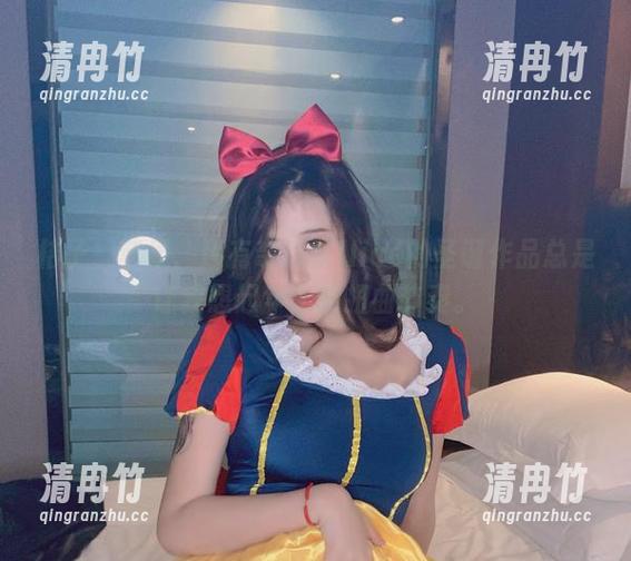 桔子、苹果、还有奈汐酱Nice的圣诞作品总是让我想起年末的扭曲节奏。