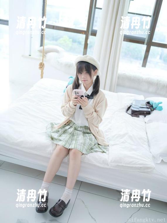 下载“少女秩序”这张黑丝JK原图，真是让我思绪万千，每个角度都想细细回味。