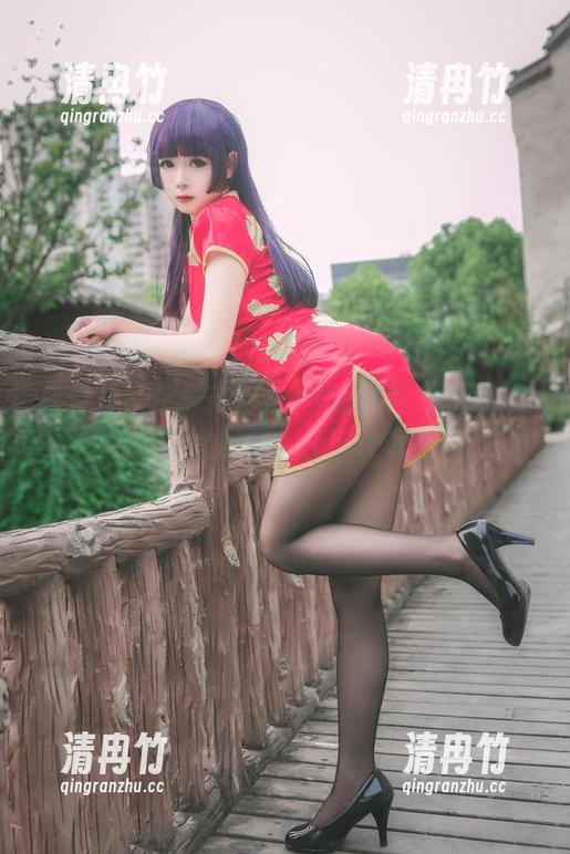 巧克力小圆面包 模特儿?还是巧克力小圆面包?泳池图集完全免费,任你评说
