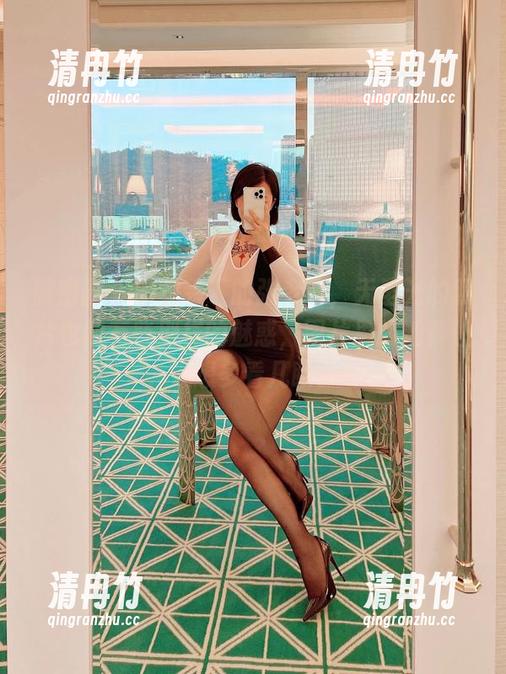 微密圈 - 职业装下的张老师，无圣光的照片也能有些别样的魅惑，图片里的她真让人想多看几眼。