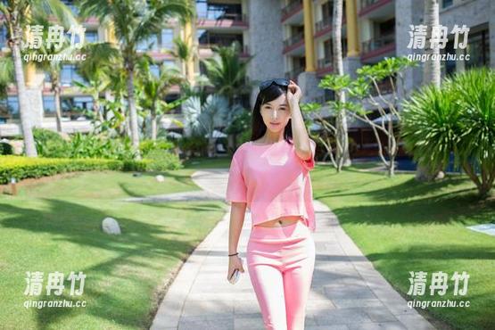 推女郎 - 李丽莎的泳池写真：不戳可惜，可能是无聊的一天提振师。
