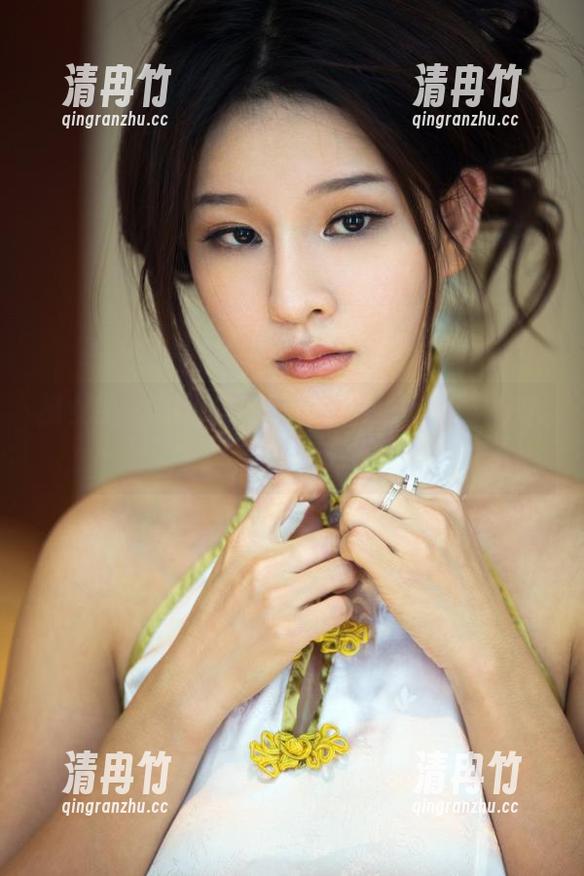 推女郎 - 图包里的连欣女仆，清甜又让人移不开眼。