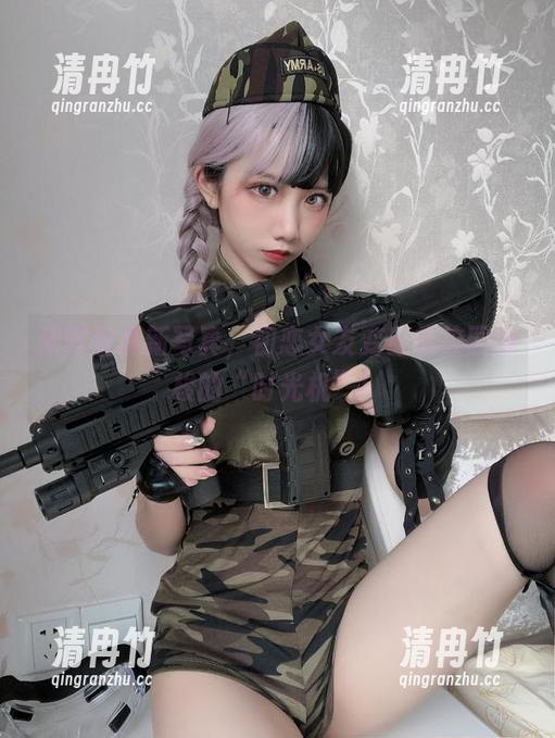 果咩酱 果咩酱最新写真,初恋女友变身成校园穿梭的“时光机”!