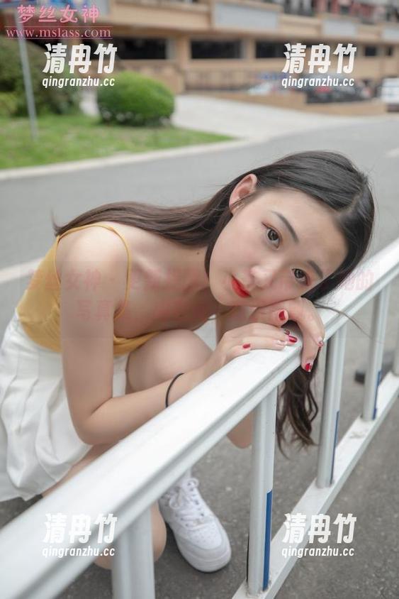 梦丝女神 - 更新提醒！小茶又带来了她的写真集，内在纯，意识飘飘。