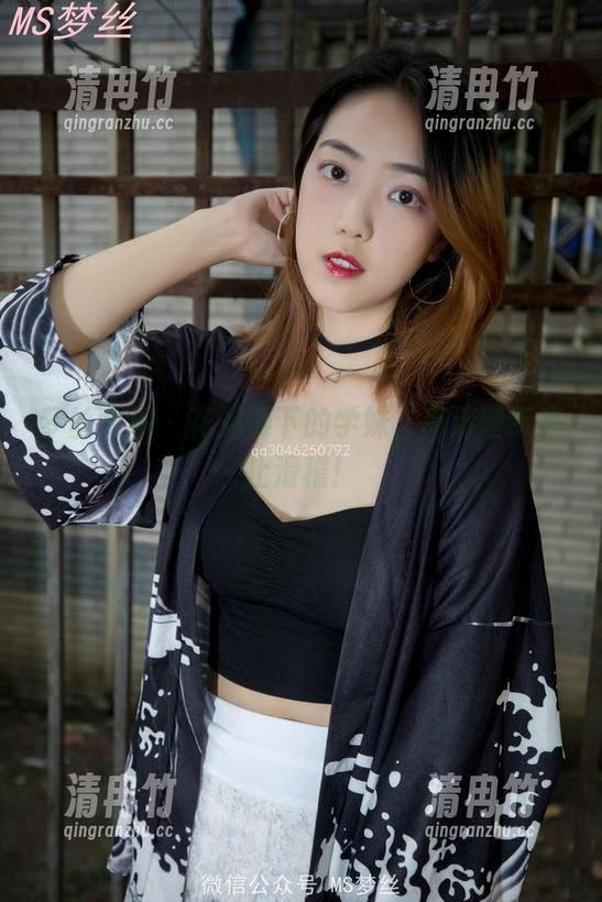 梦丝女神 - 花月舞下的学妹，高清壁纸不止滑稽！