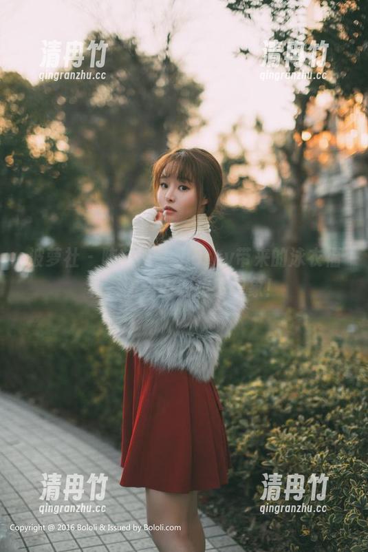 波萝社-陈芊瑜_sherry 波萝社 - 陈芊瑜_sherry带来的泳衣福利,图包内容超乎想象!