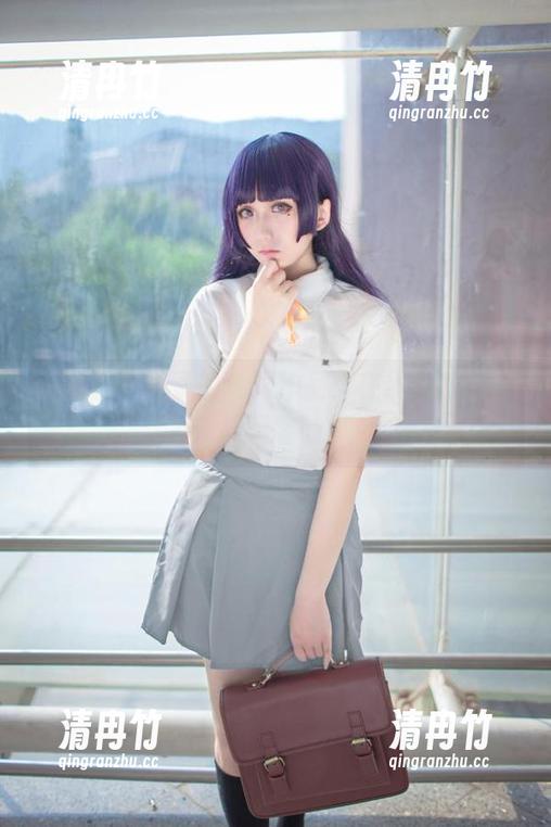 直击浅野菌子的制服作品：在线“翻牌”，不带走看客的ήμε？