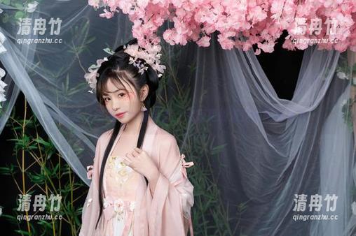 高跟鞋与爆机少女喵小吉：大概是最叛逆的图库资源