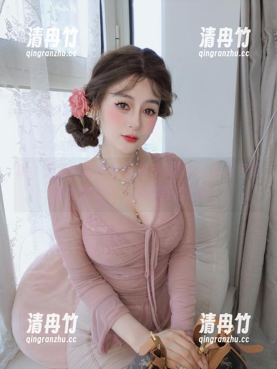 白银81 哦,天哪,原图中白银81和她的黑色包臀裙太完美了,福利直击心扉!