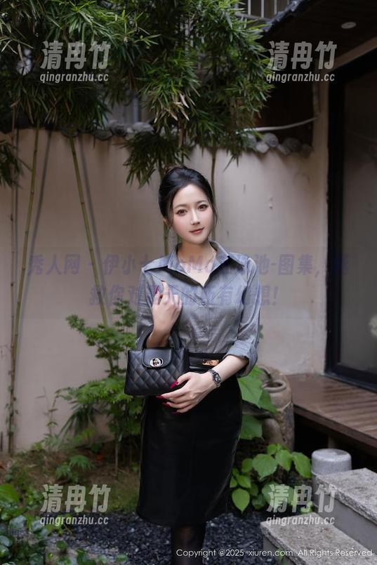 秀人网-伊小七MoMo 秀人网 - 伊小七MoMo在泳池-图集,拯救你对夏天的所有幻想!