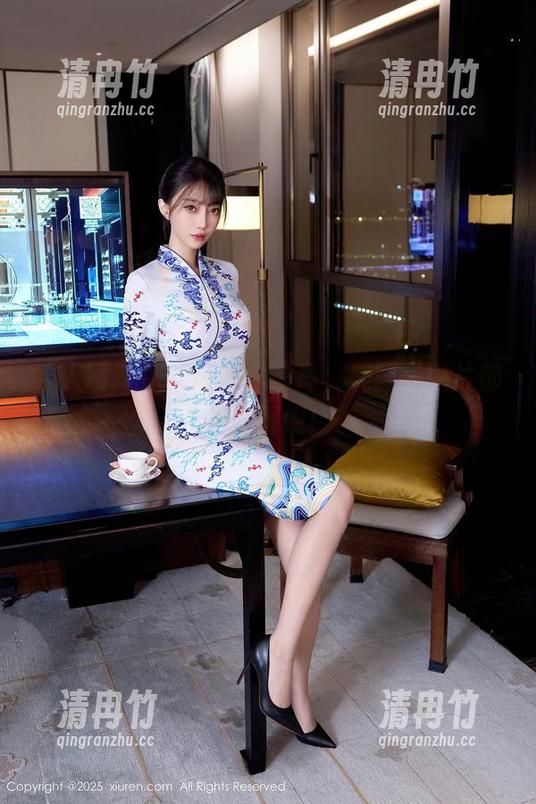 秀人网 - 唐安琪在巴厘岛，美图和照片都在打闹呢！