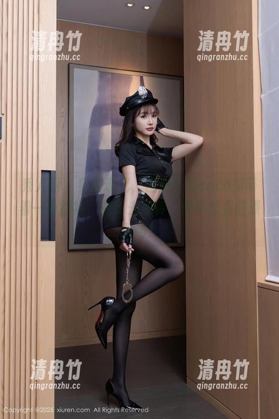 秀人网 - 身在现代，但赵惟依coco却带着一身旗袍，将时光扭转，你不想看些原图吗？