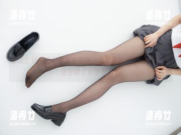 紧急企划-奶糖 紧急企划 - 奶糖镂空系列图,像极了刚出锅的糖葫芦,甜蜜却又缤纷复杂。