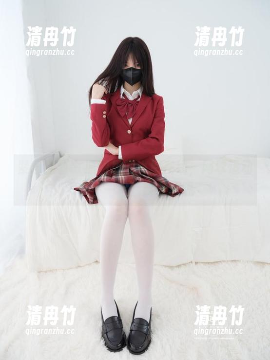 紧急企划-小恩 紧急企划 - 原图里的小恩在线,网球运动员不一定就要穿白呢