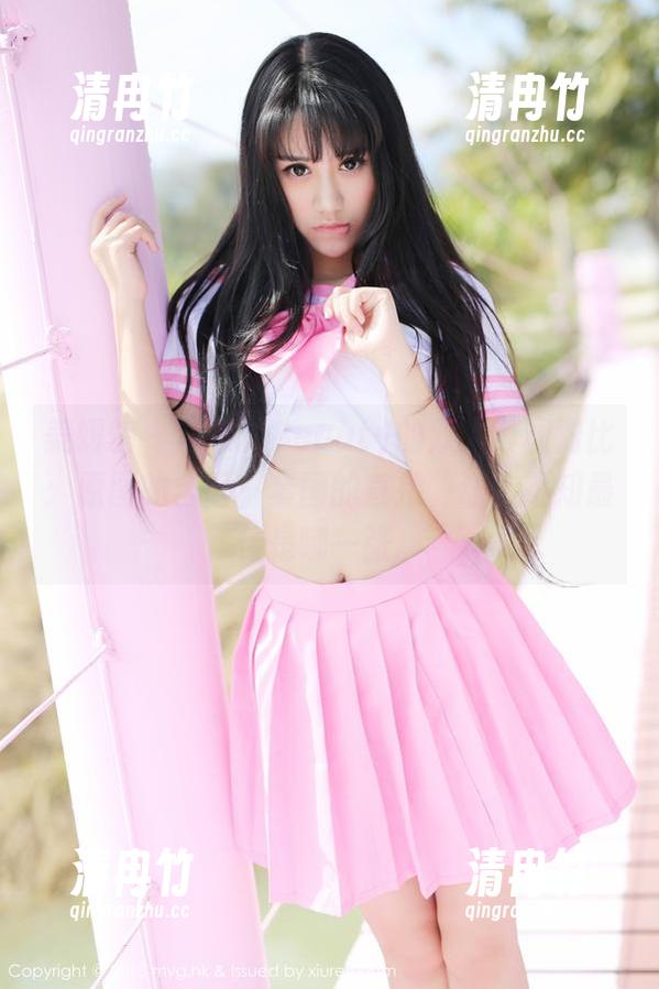 美媛馆 - 唐琪儿Beauty的双人套图对比：原图的含蓄，套图的直接，让人不知最佳是哪一张。