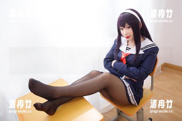 胡桃猫Kurumineko 胡桃猫Kurumineko的白裙和一堆意想不到的姿态——写真合集,欢迎欣赏。