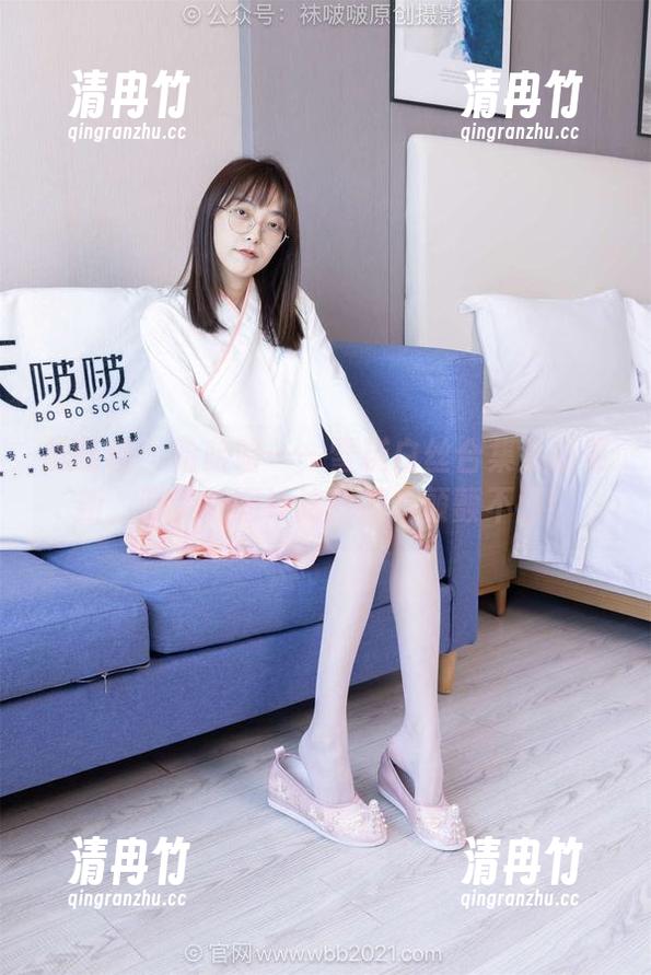 袜啵啵-雪糕 袜啵啵 - 哈哈哈——雪糕白丝合集全新更新,脚尖加固让这些照片颤颤不已!