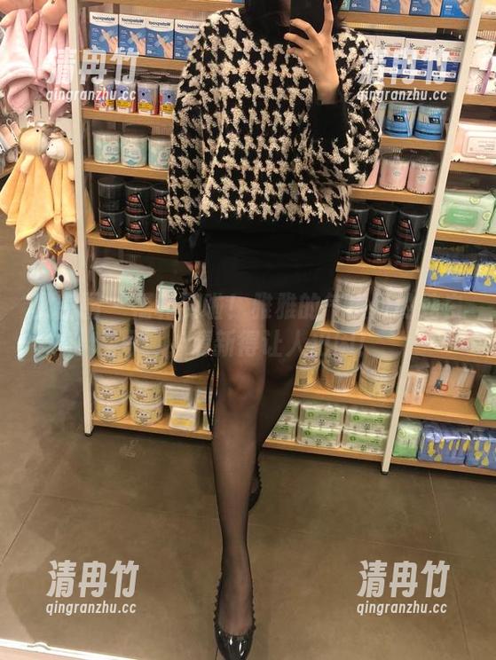 微密圈 - 福利到啦！雅雅的气质呀的纯白写真，清新得让人犯困！