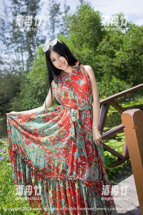 青豆客 - 看着黄梦羡的“夏天”，图片中那种慵懒的气息，真想直言：我也想变得这样。