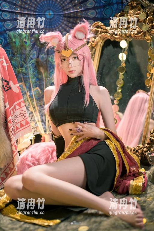 当青青子Js遇上狂三校服：写真集里的校园故事