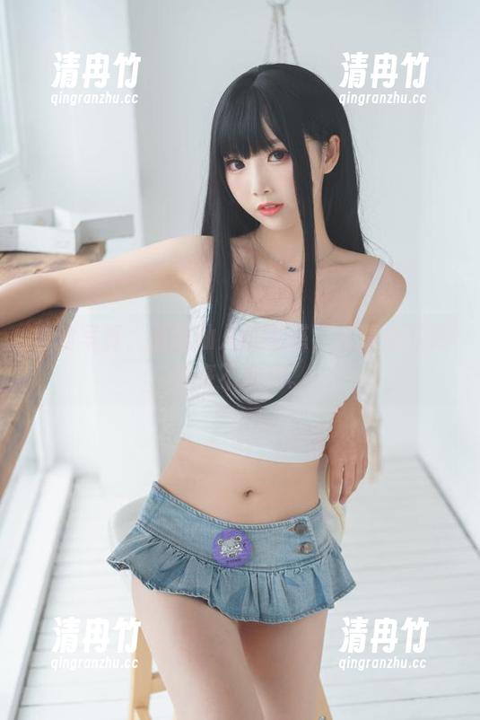 白丝写真，面饼仙儿的诱惑，高清之下更是毫不遮掩。