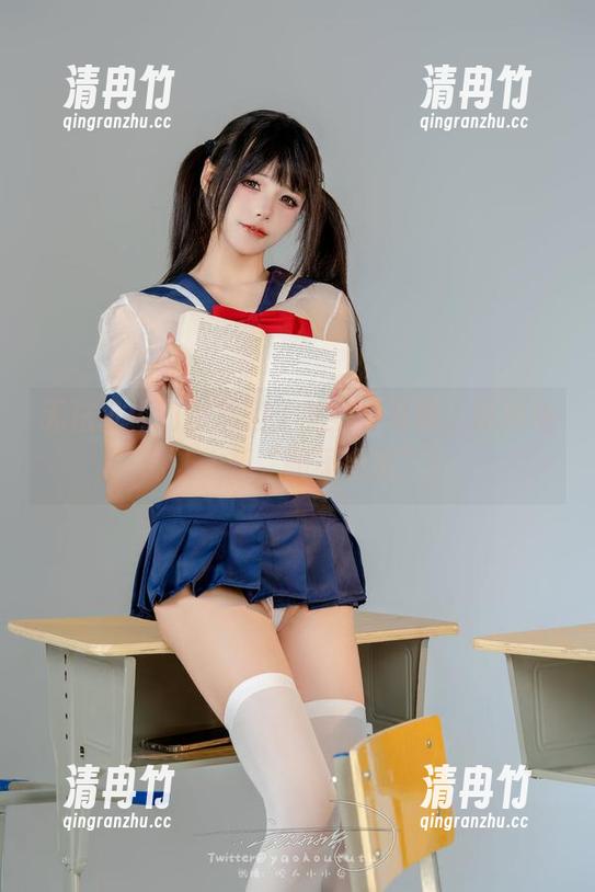 黏黏团子兔 无法抗拒的黏黏团子兔全套写真,短裤搭配让人想“啊不会吧”!